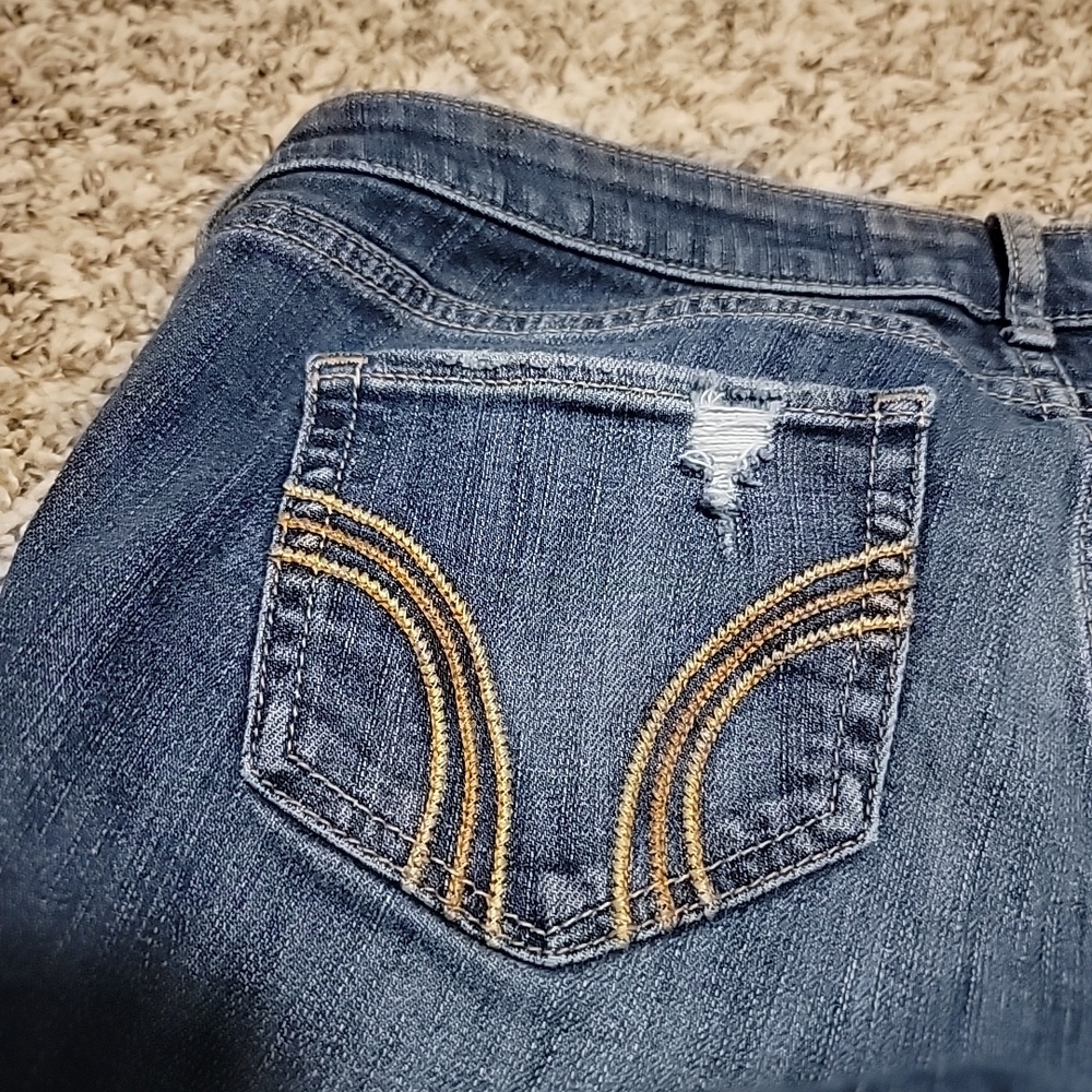 Hollister Women's Blue Distressed Straight Leg Jeans - Picture 5 of 9